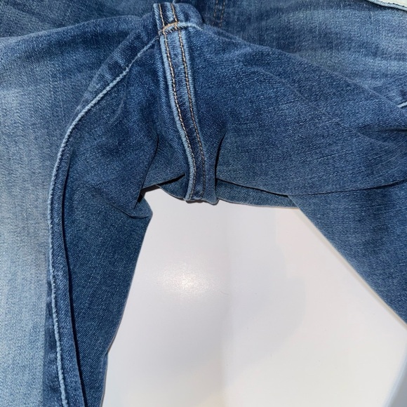 Lucky Brand Classic Blue Jeans - Picture 9 of 10